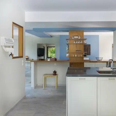 New - Manika - 3br 3ba Pool * أيّا فوتيا